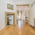 Luxury Karmelitska 2b Apartmán *