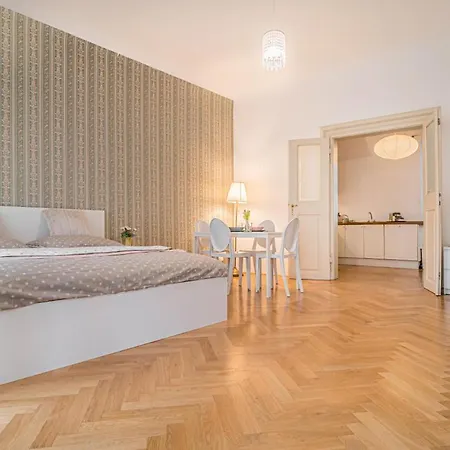Luxury Karmelitska 2b Lägenhet Prag