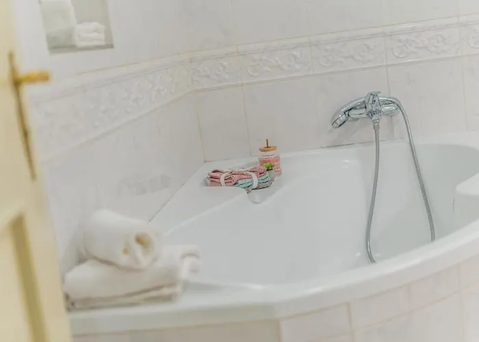 Luxury Karmelitska 2b