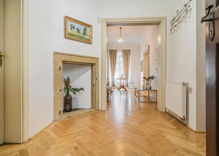Luxury Karmelitska 2b Apartamento *